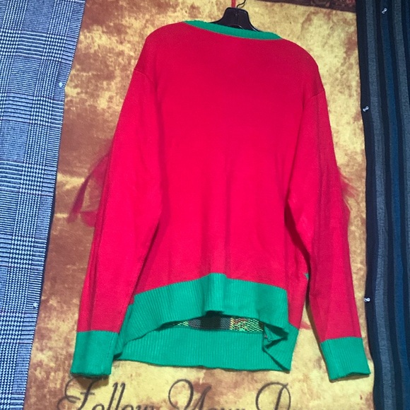 FORUM NOVELTIES INC.-men’s red long sleeve crewneck ‘ALL WRAPED UP SWEATER’ - Picture 8 of 10